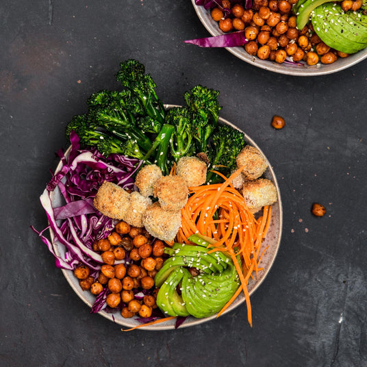 Bowl z tofu w panierce kokosowej