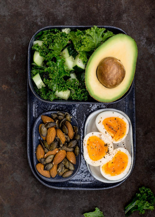 Sałatka z jarmużem i ogórkiem