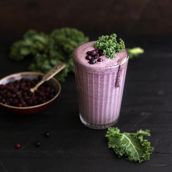 Smoothie jagodowe z jarmużem