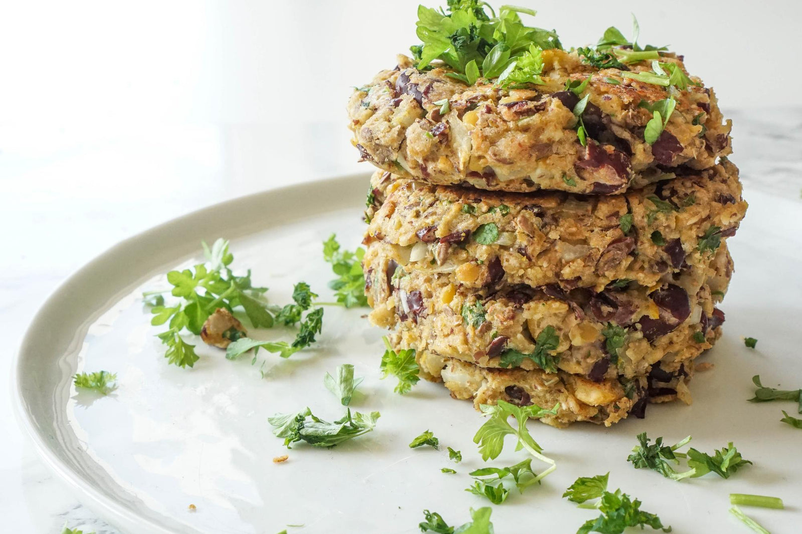 Kotleciki z fasoli i ciecierzycy