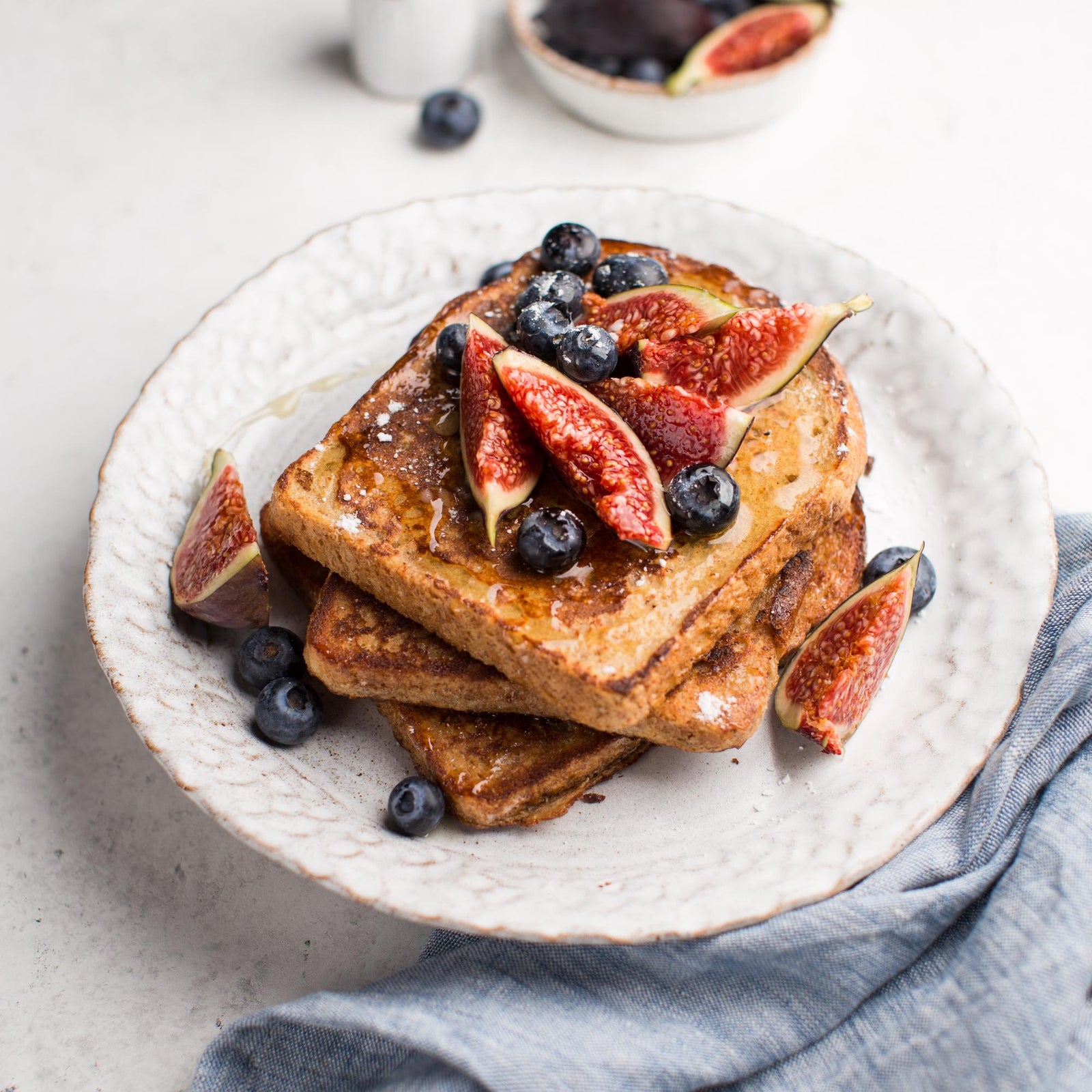 Tost francuski z owocami