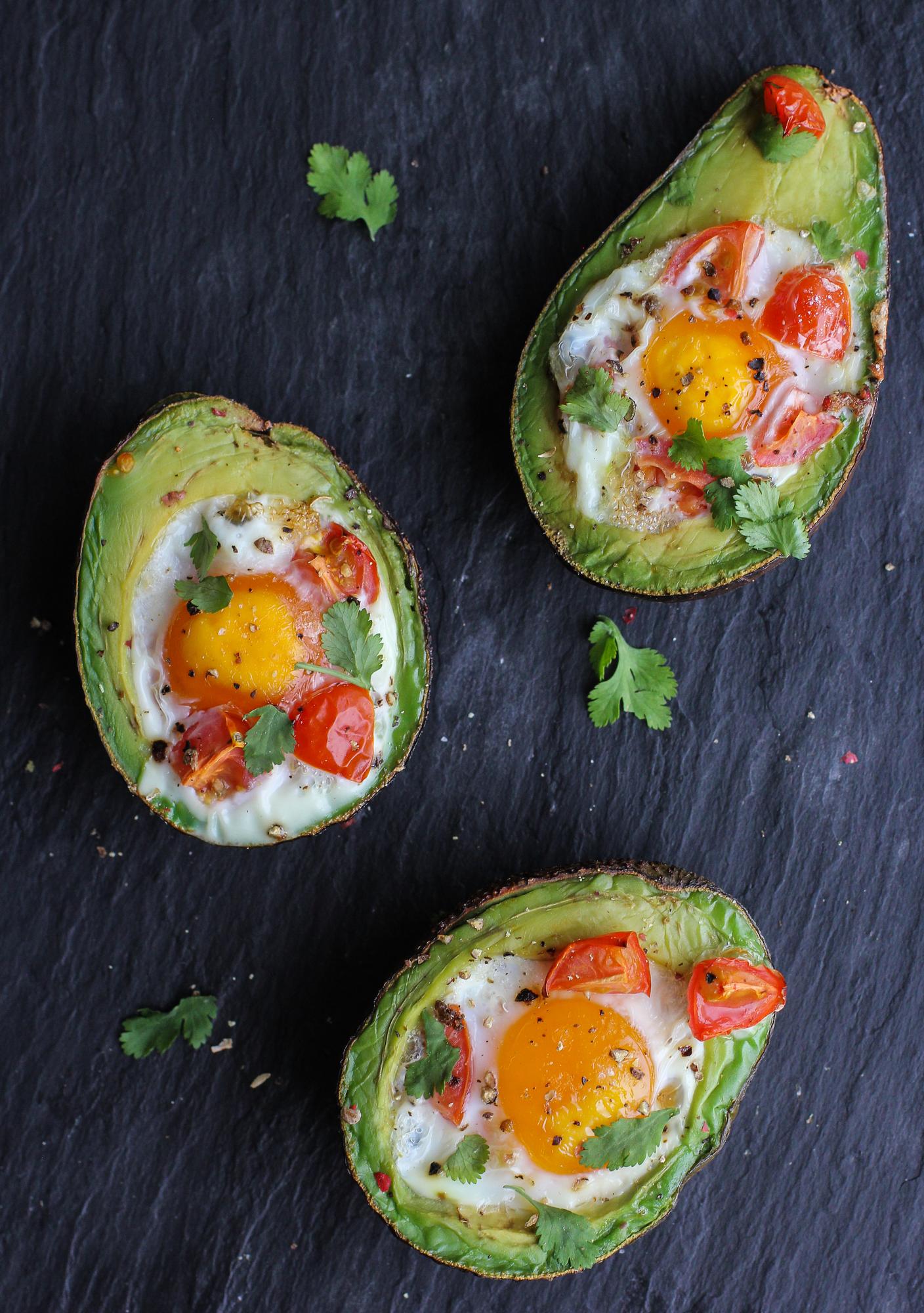 Zapiekane awokado z jajkiem