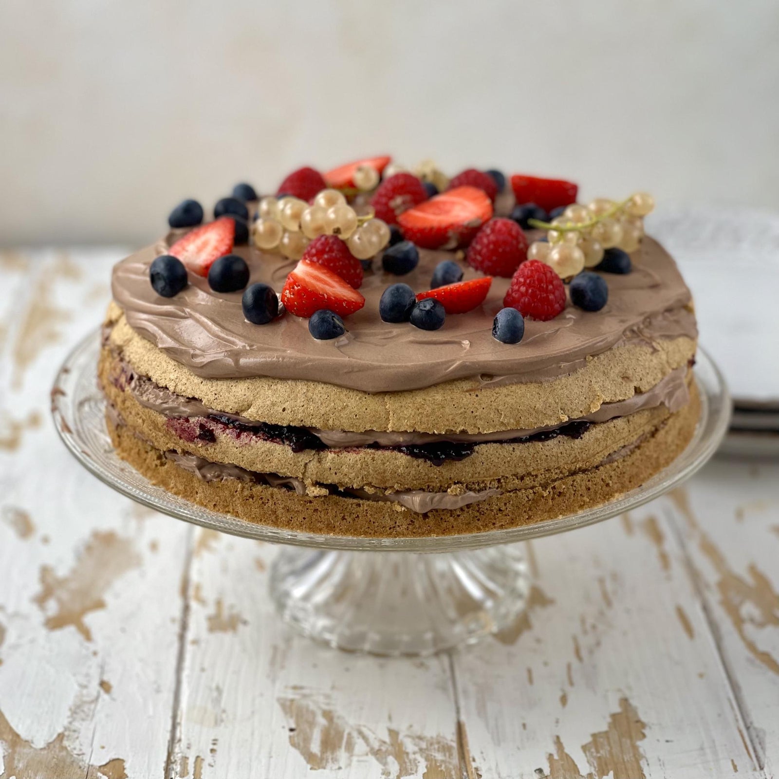 Jogurtowy tort urodzinowy