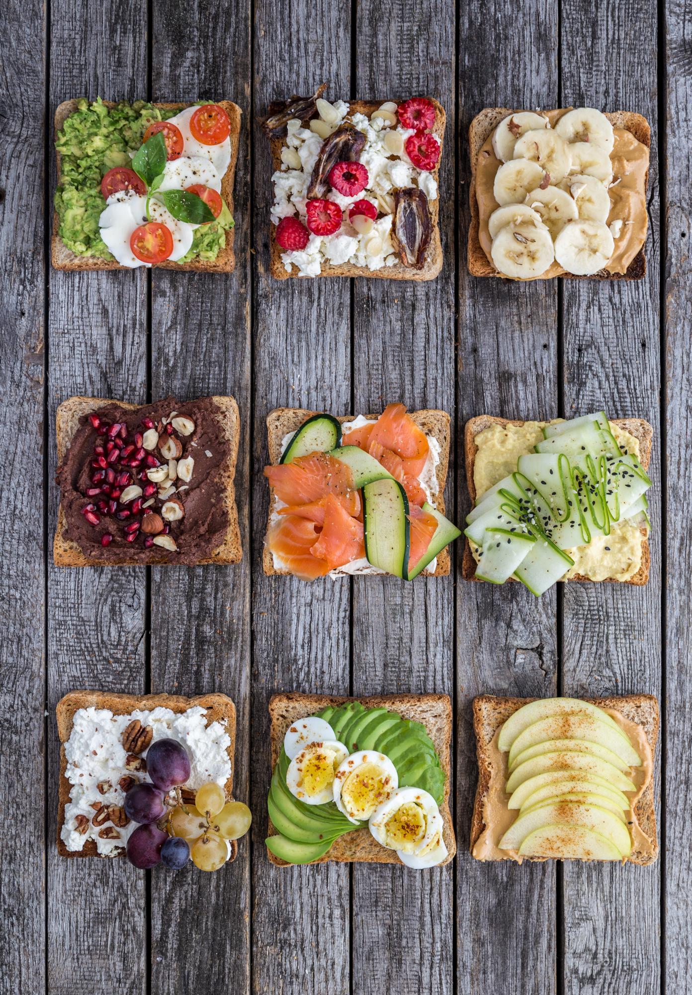 Owocowy tost z serem feta