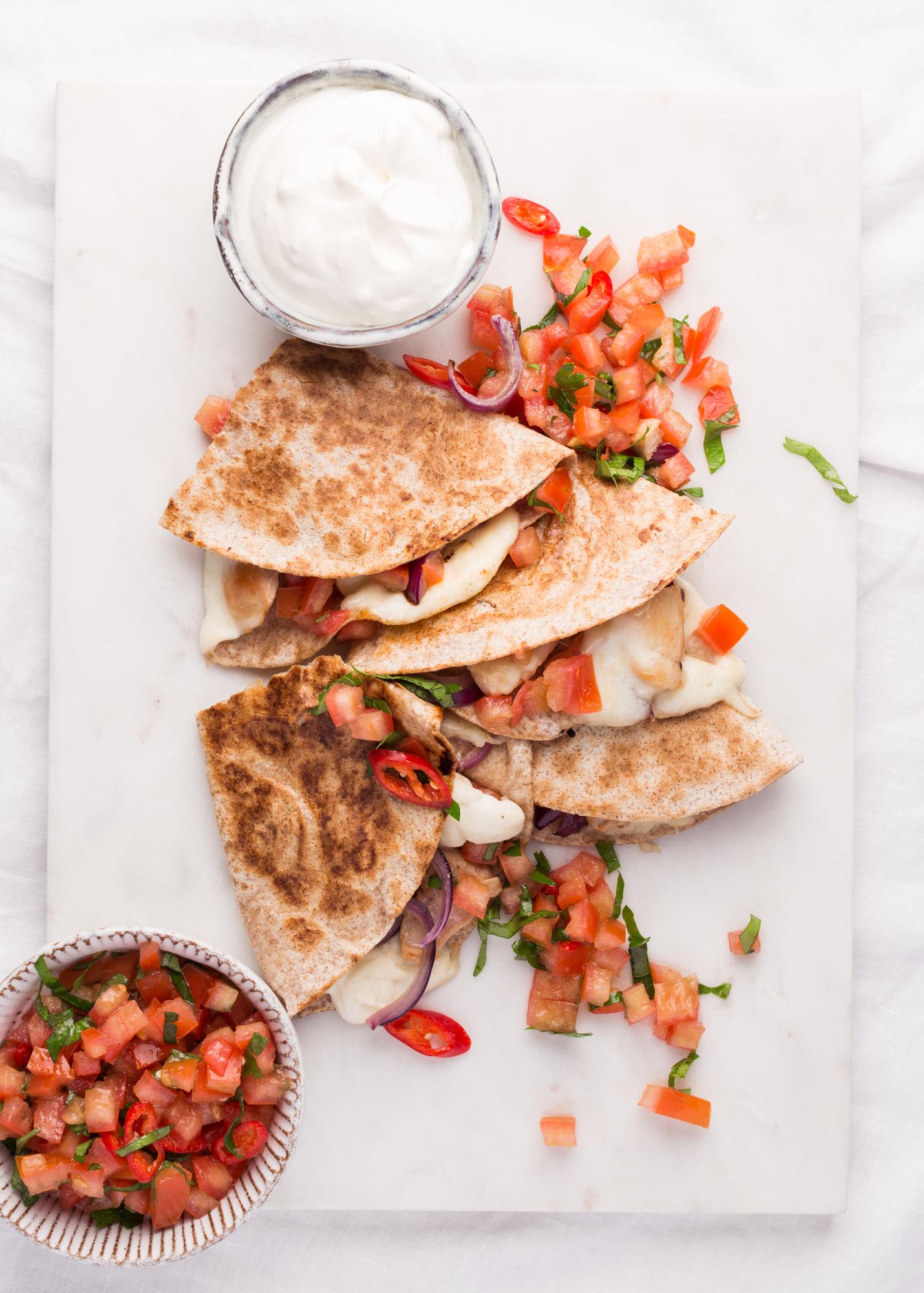 Quesadilla z kurczakiem i mozzarellą
