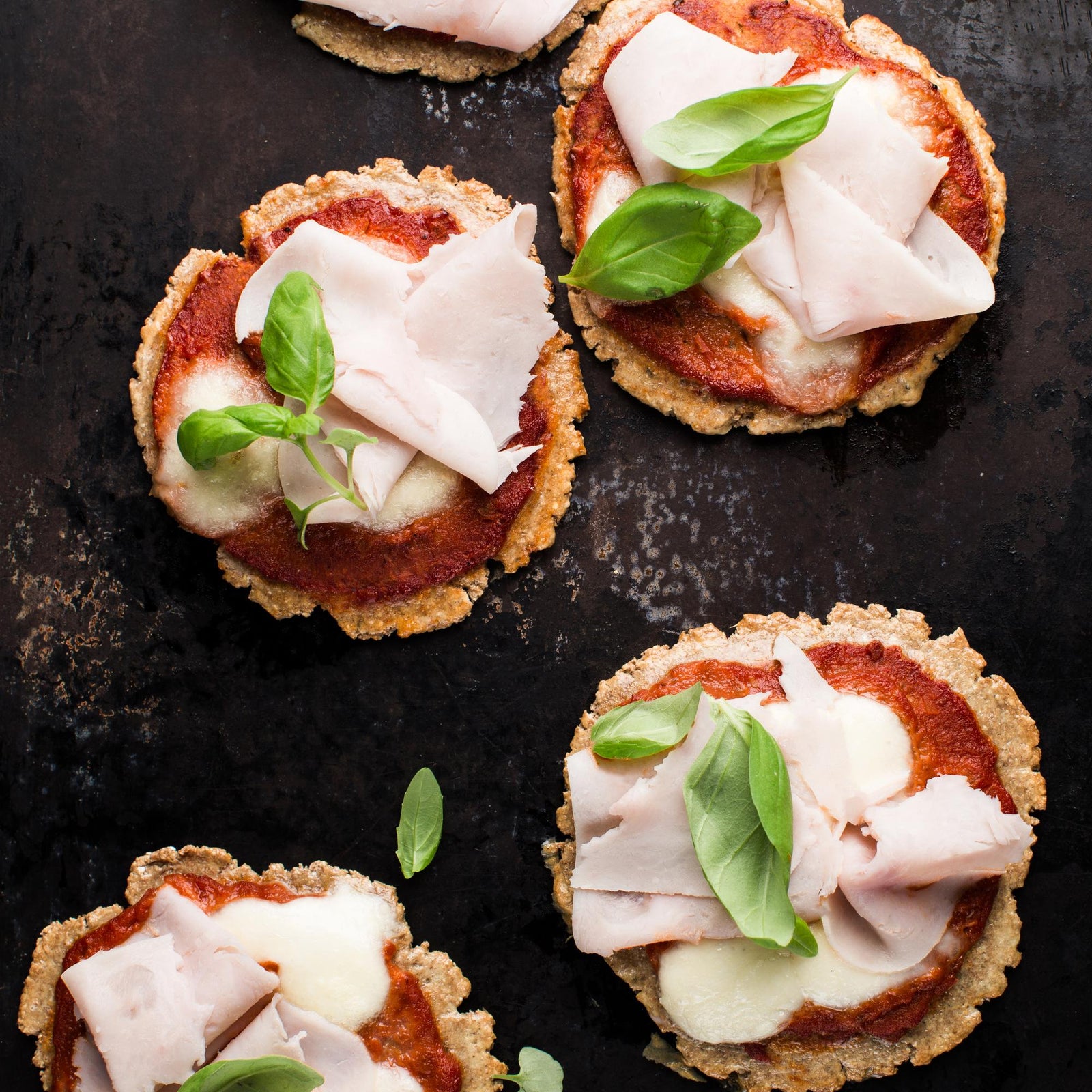 Mini pizze na cieście owsianym