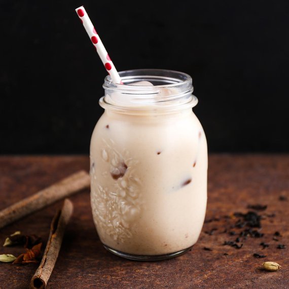 Mrożone chai latte na mleku kokosowym