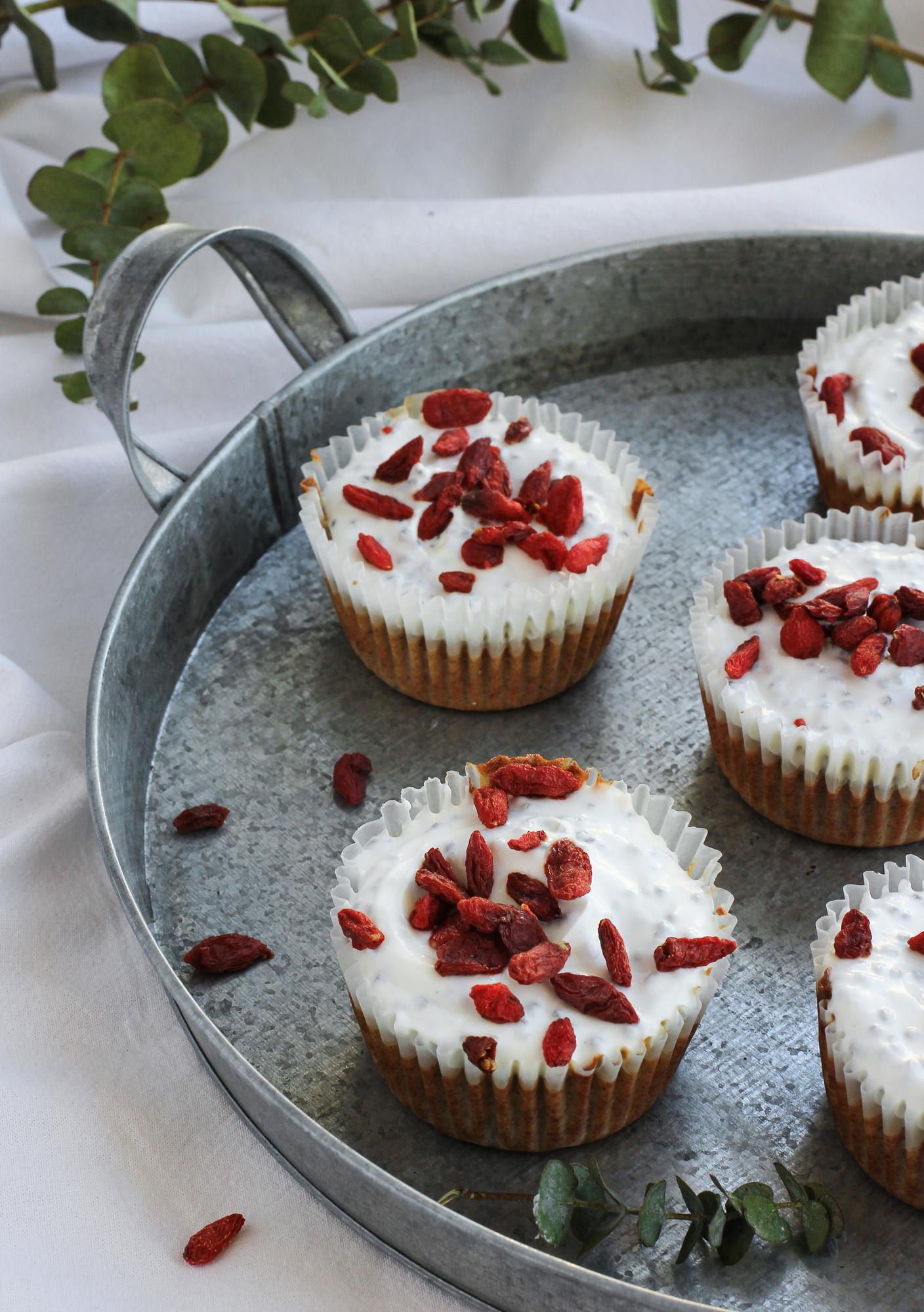 Muffiny marchewkowe z polewą jogurtową