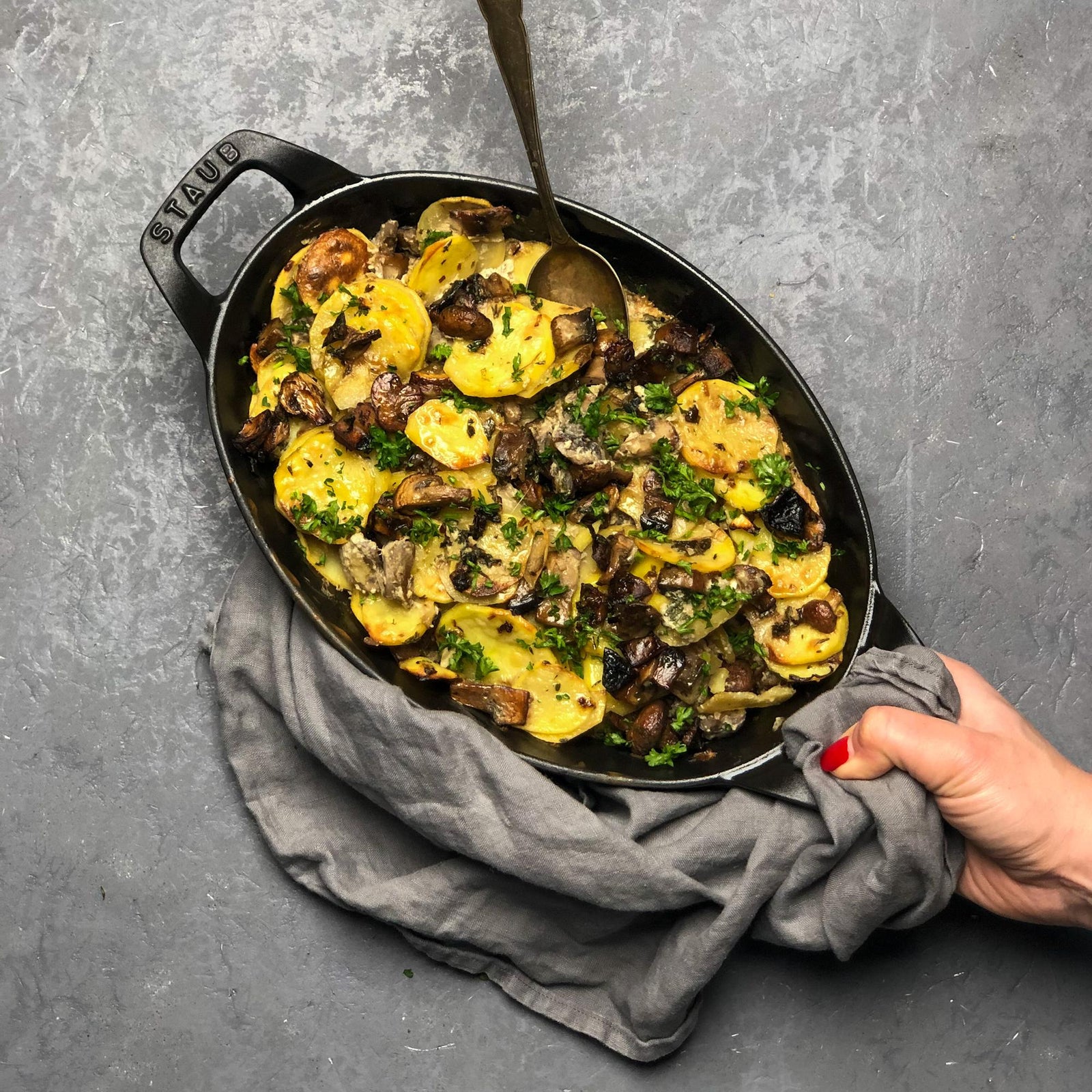 Zapiekanka ziemniaczano-pieczarkowa