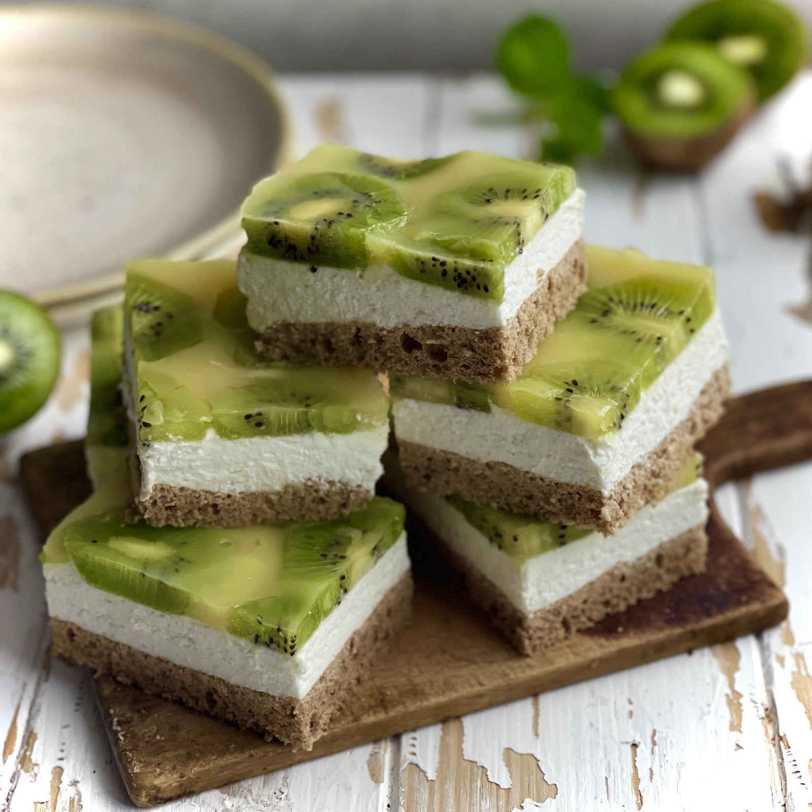 Przekładaniec biszkoptowy z kiwi