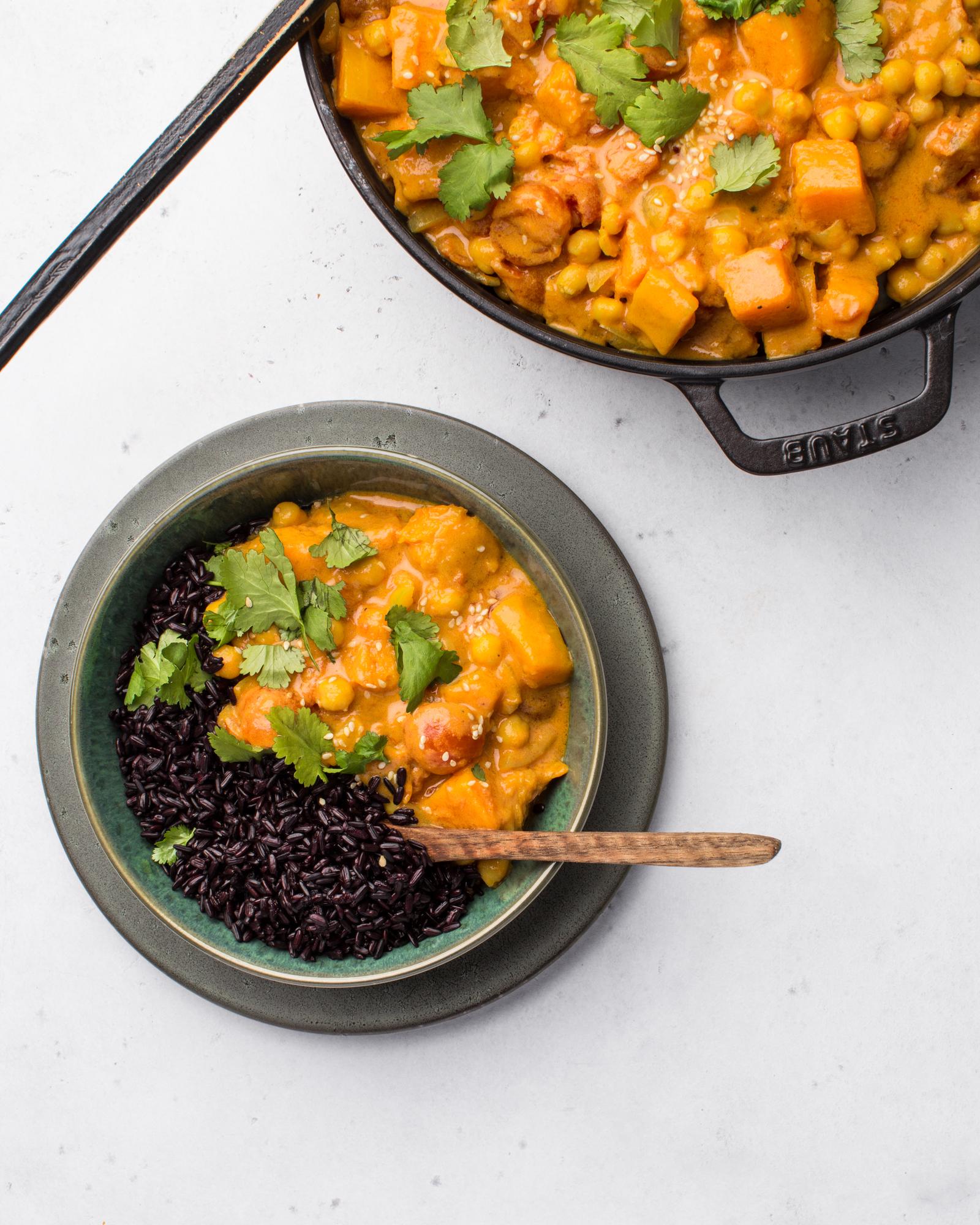 Curry z dyni i ciecierzycy na mleku kokosowym