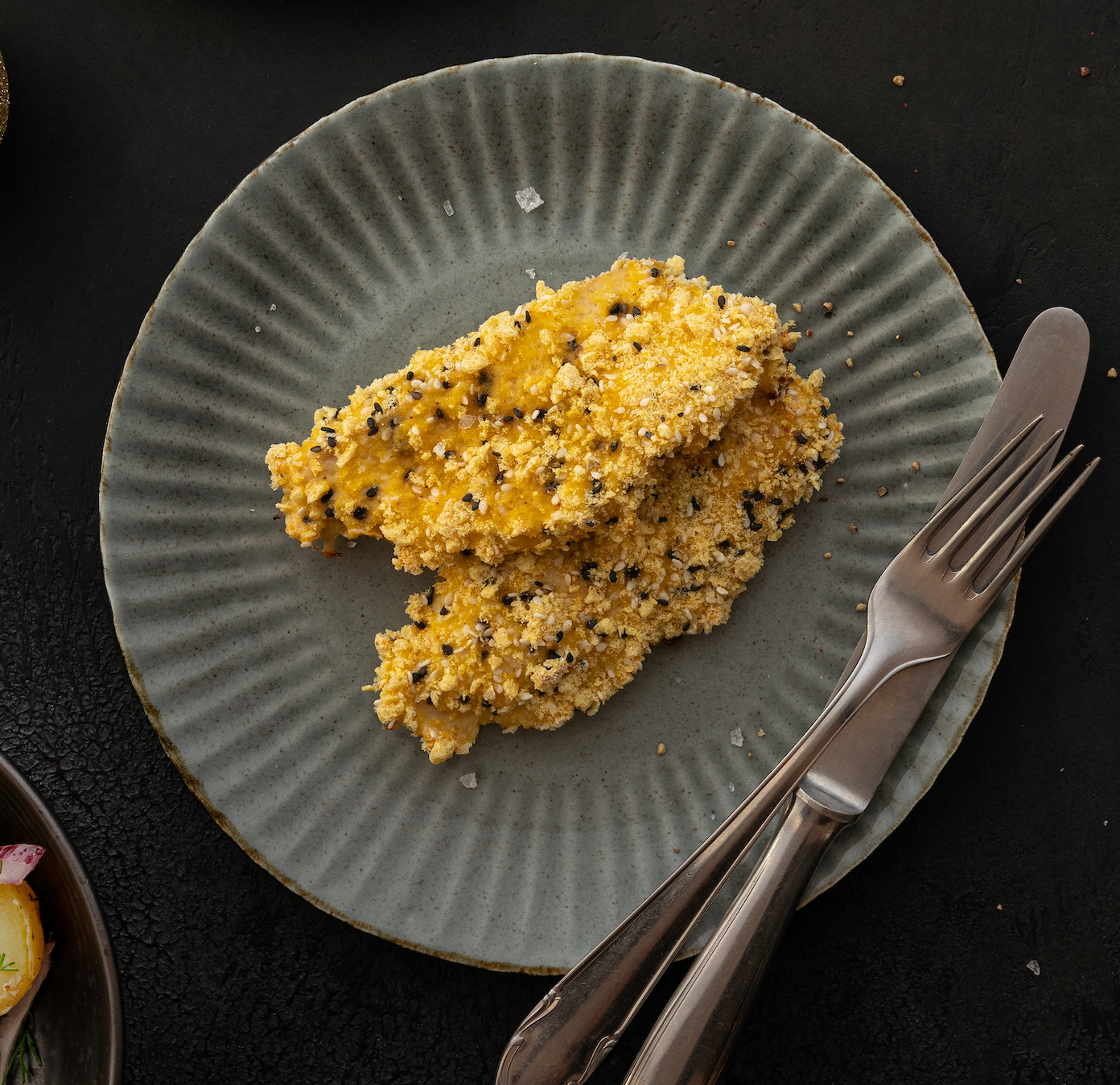 Kotlet z kurczaka w sezamowej panierce