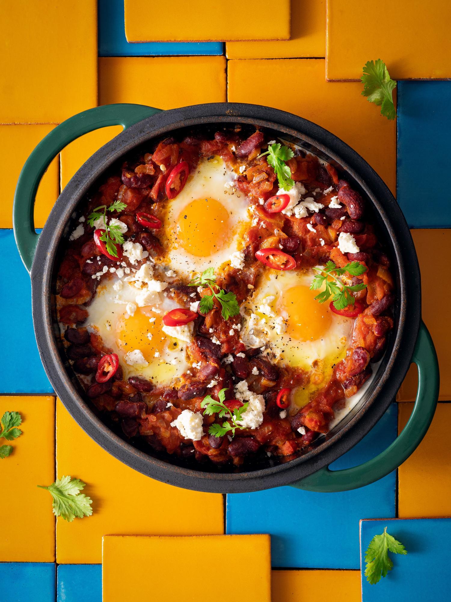 Meksykańskie śniadaniowe jajka (huevos rancheros)