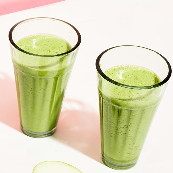 Smoothie z ogórka z jogurtem, koperkiem i miętą