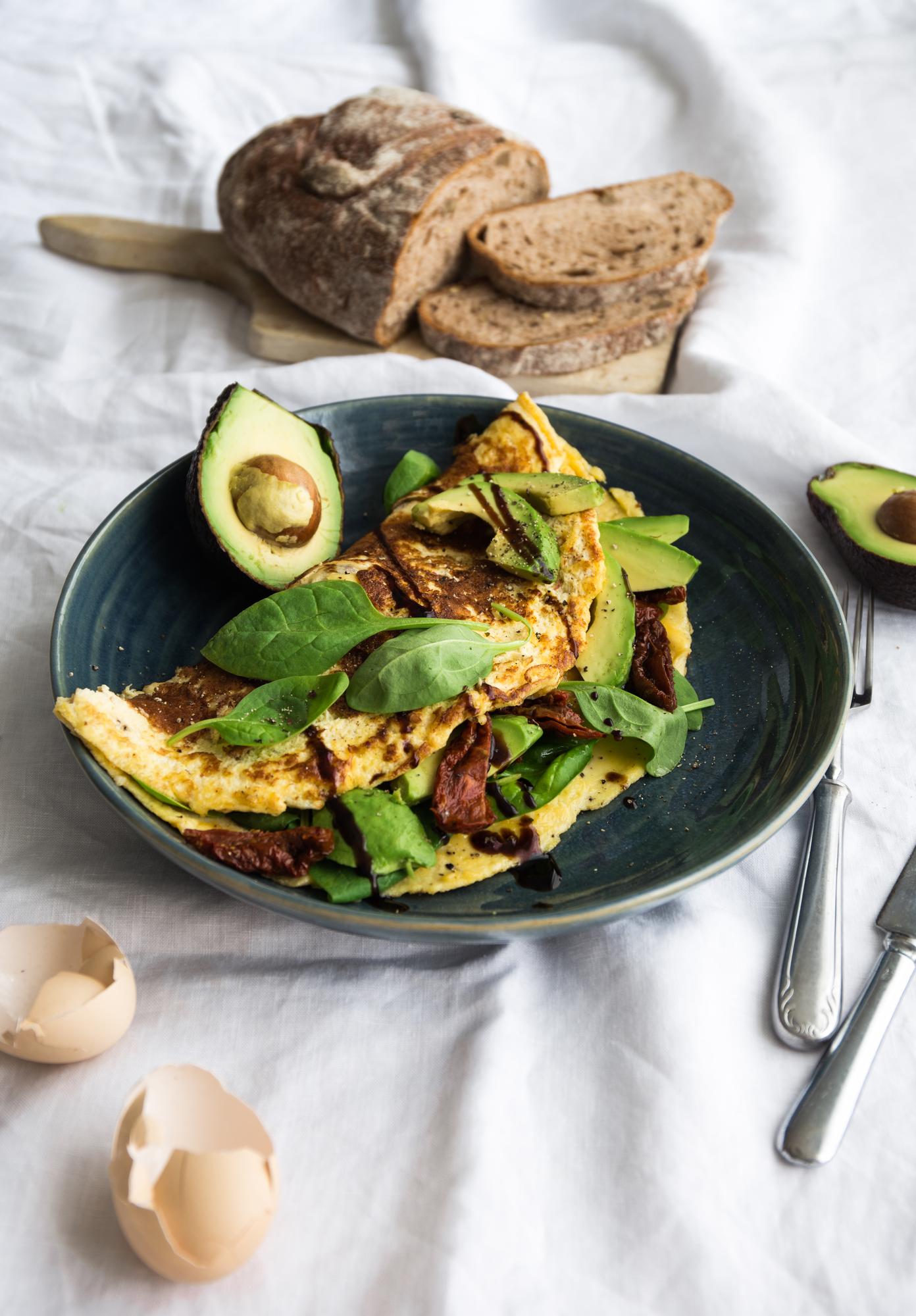 Omlet z suszonymi pomidorami