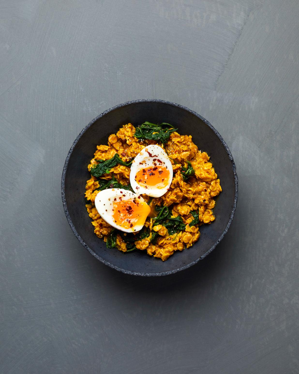 Owsianka z kurkumą i pastą miso