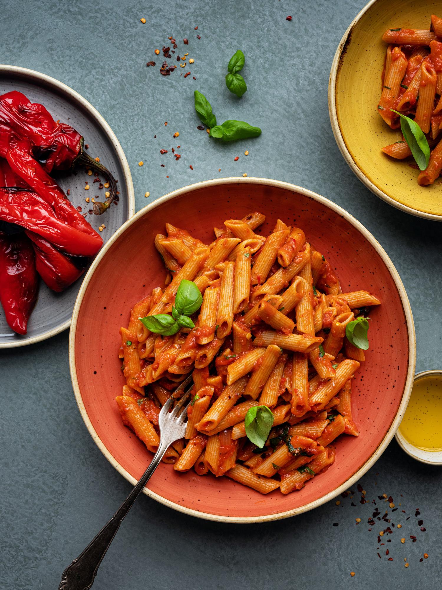 Penne z sosem paprykovo-pomidorowym