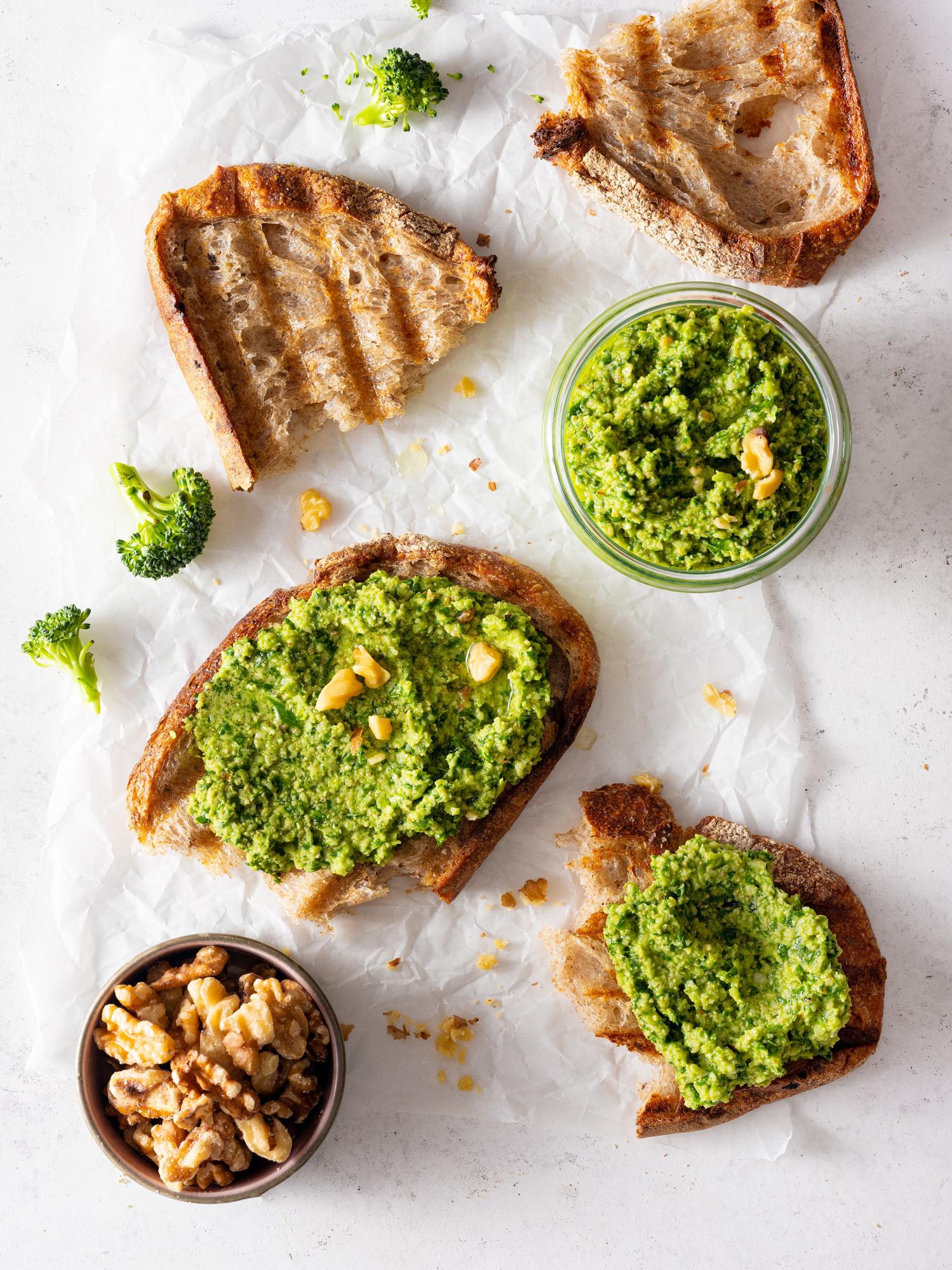 Pesto z łodyg brokułów