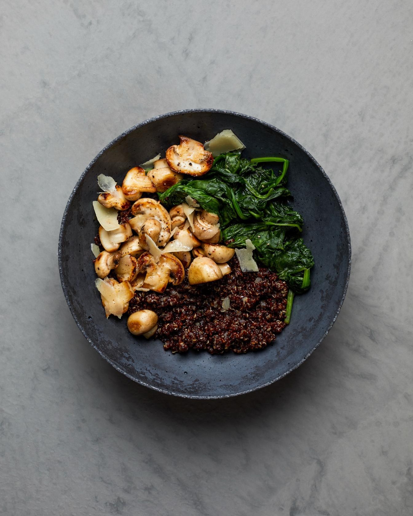 Kasza quinoa z parmezanem i pieczarkami