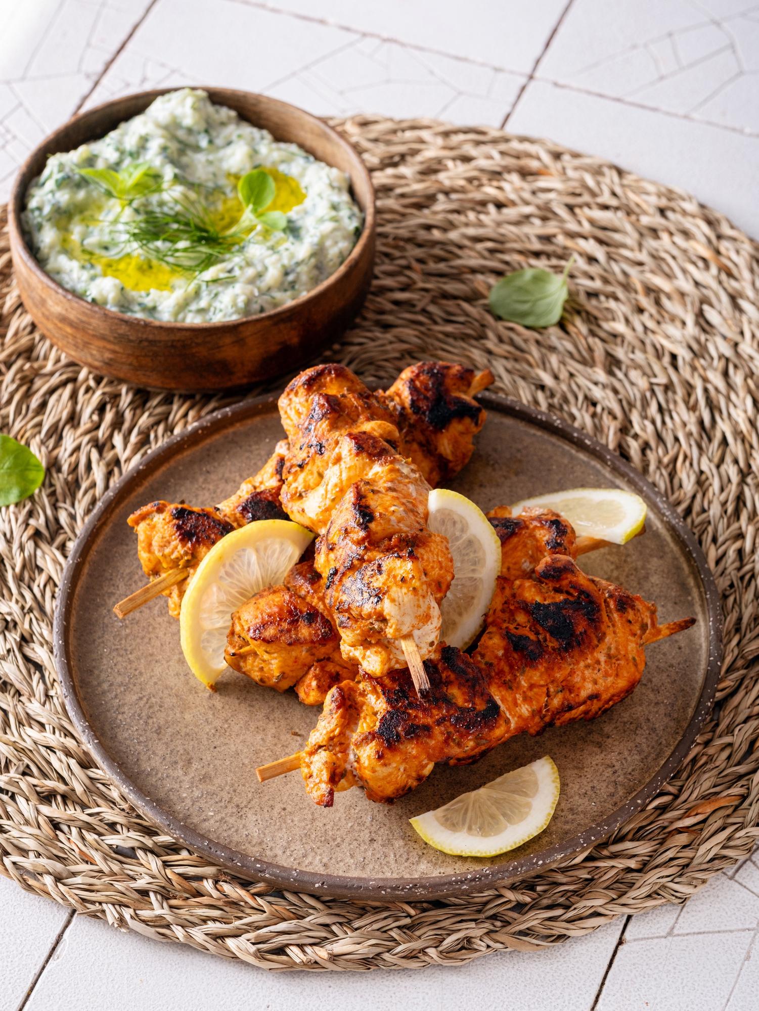 Greckie souvlaki z kurczaka z tzatziki