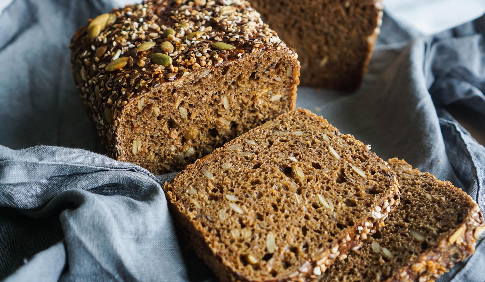 Chleb żytni typu rugbrød – przepis podstawowy