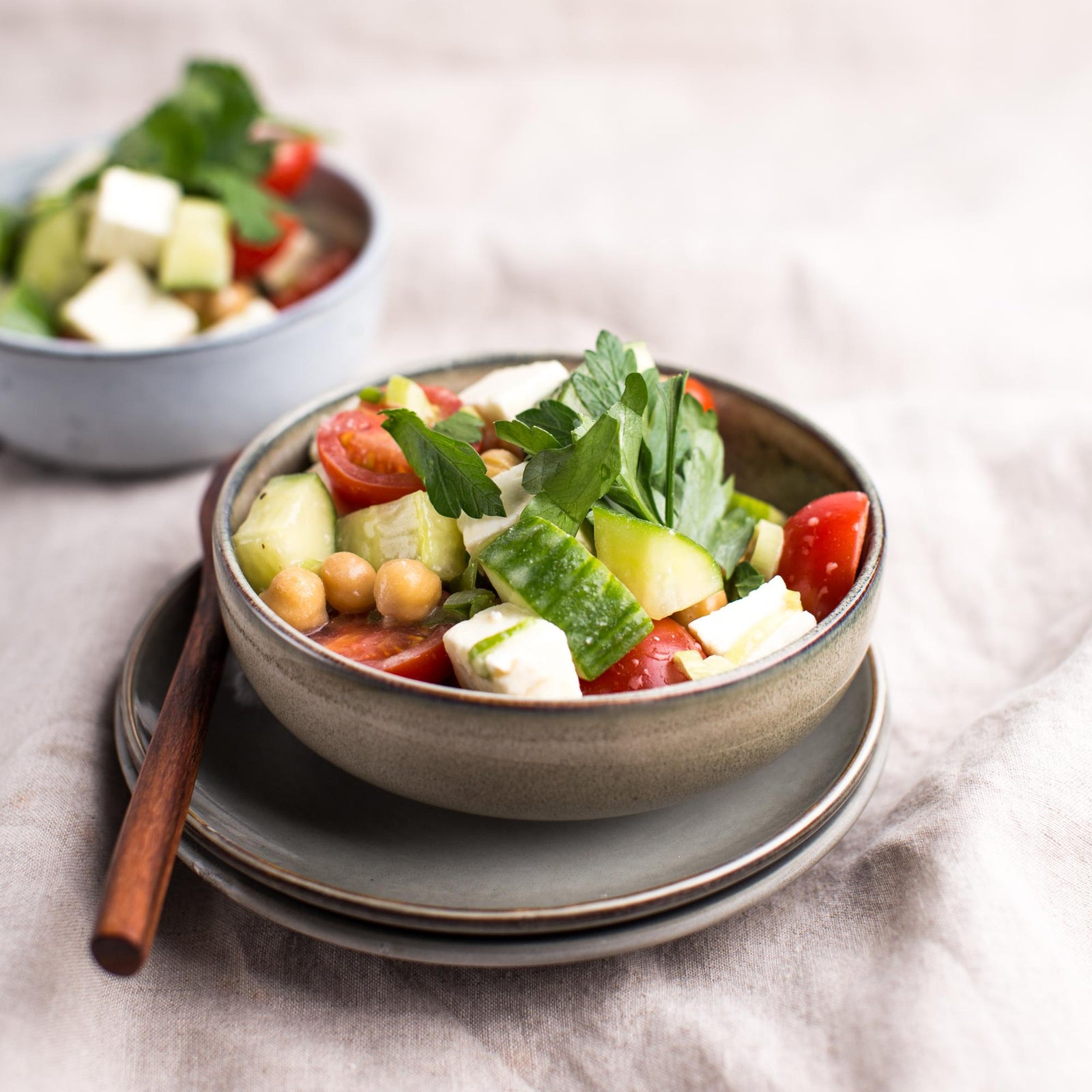 Szybka sałatka z fetą i ciecierzycą