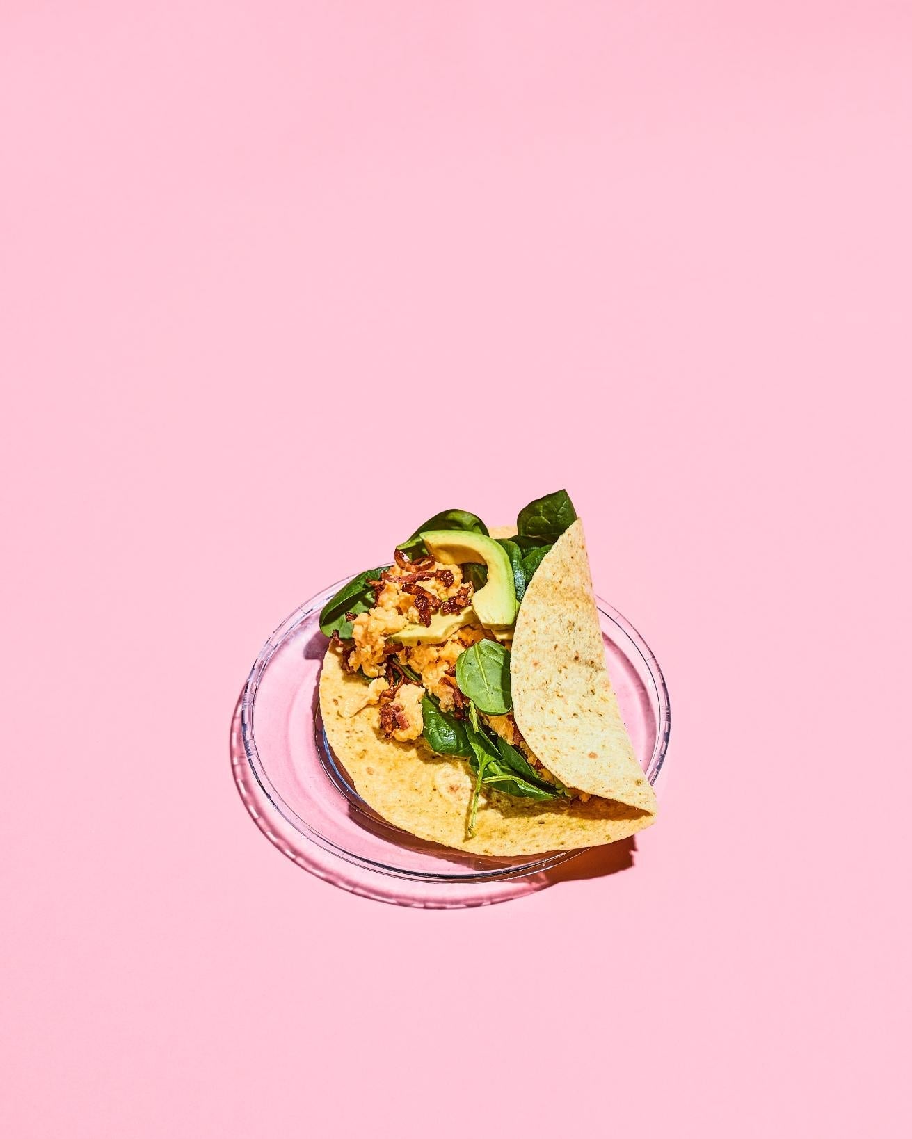 Śniadaniowe burrito z jajkami i boczkiem