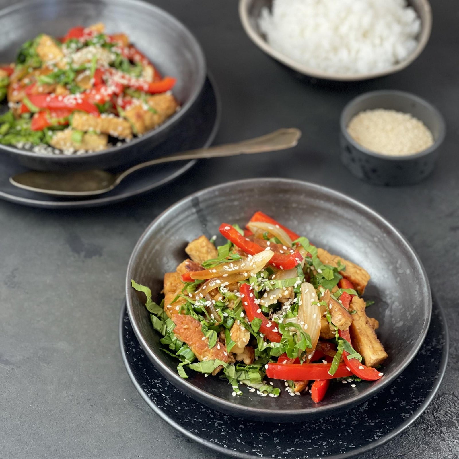 Potrawka z tempehem i ryżem