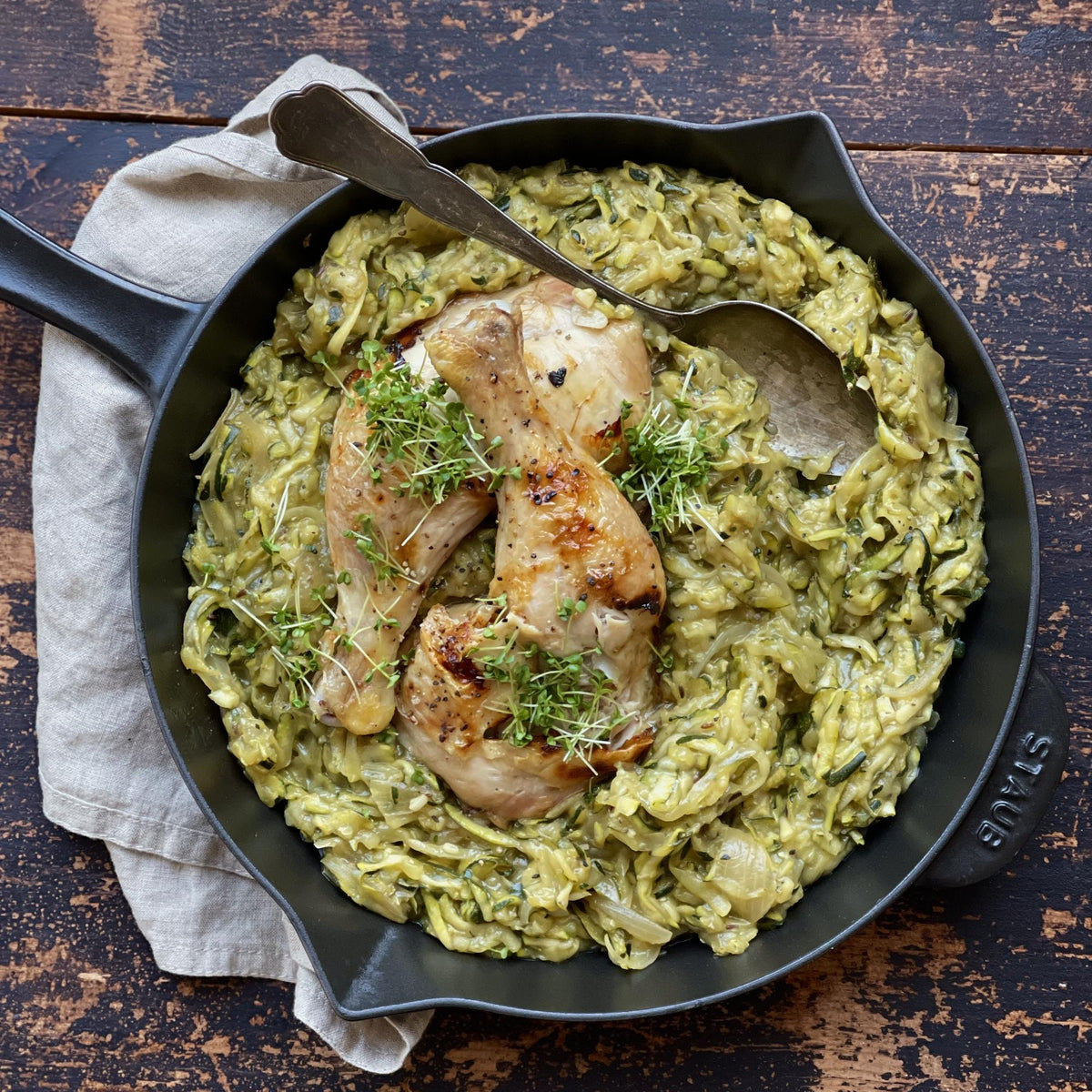 Duszona cukinia à la bigos